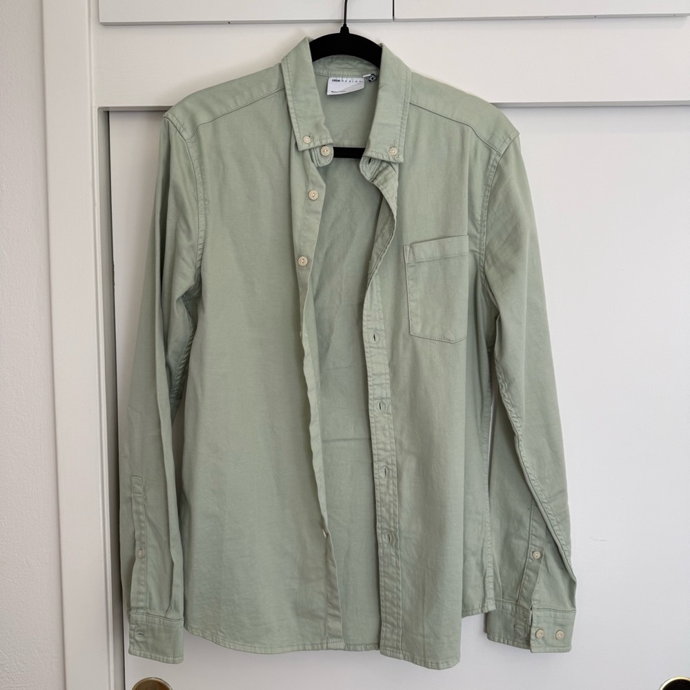 Men's Light Green Button-up Shirt